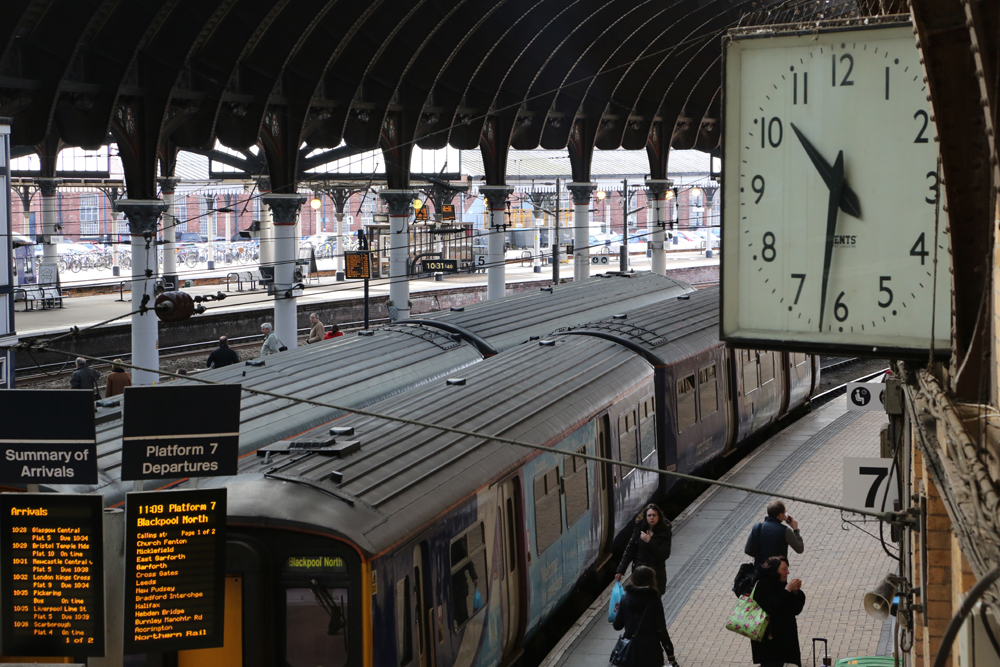 Under the Clock, York
150 228 on 11.09 to Blackpool from Platform 7
