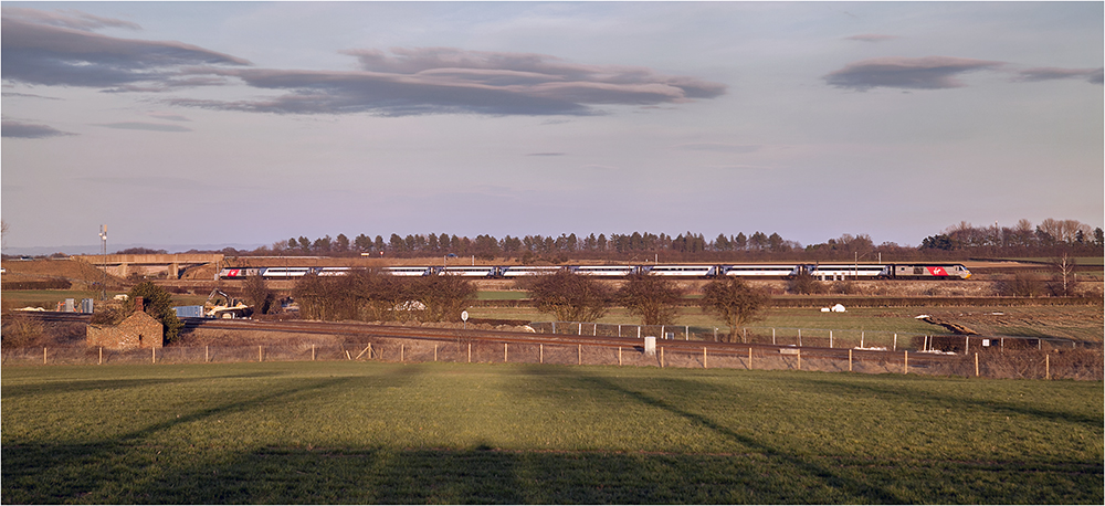 Colton Junction York
HST for KX with new Virgin logos on power cars

Les Nixon
