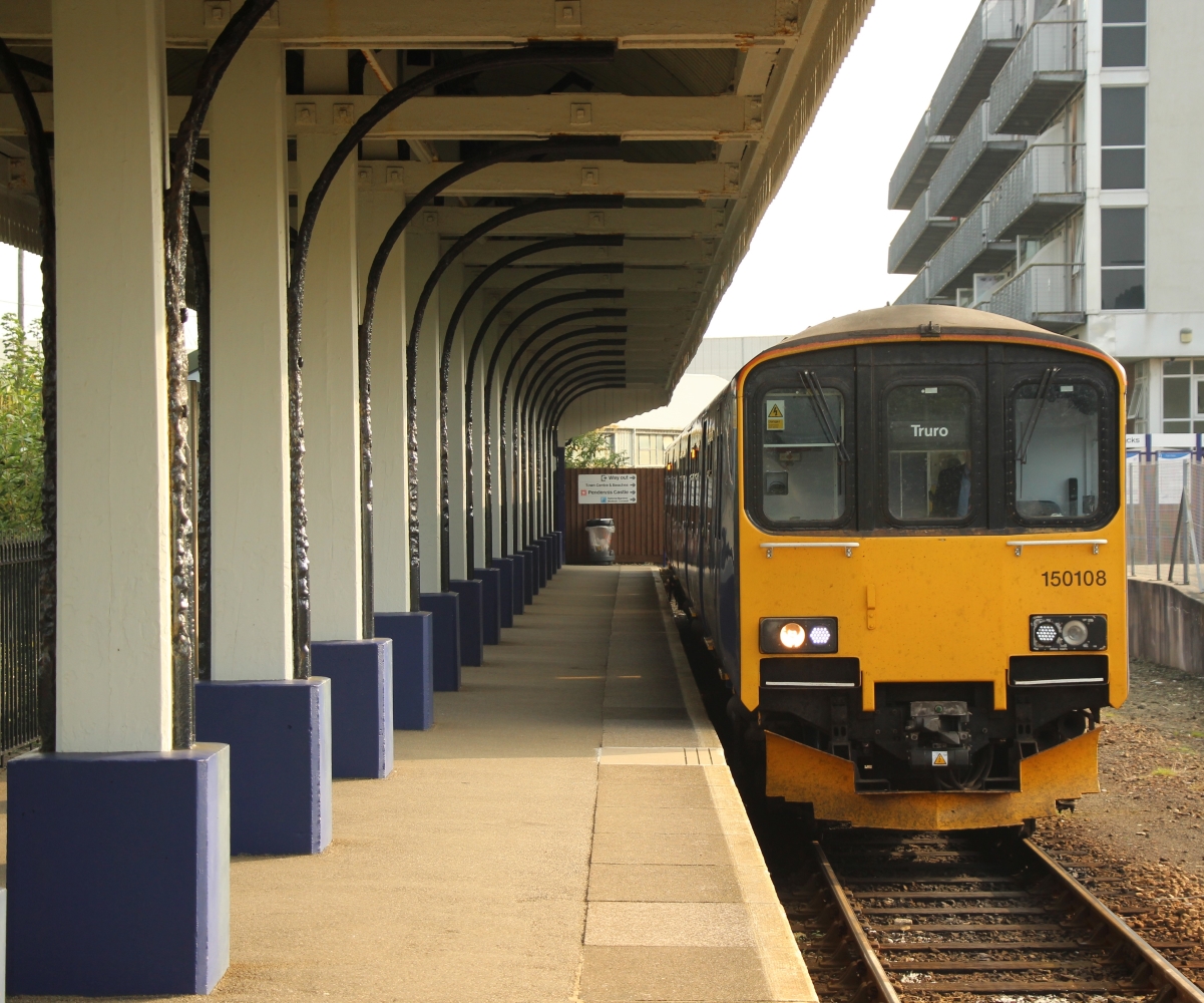 Columns - Falmouth
150108 stands at the rather austere Falmouth Docks station with a branch train to Truro.
Keywords: Falmouth Docks