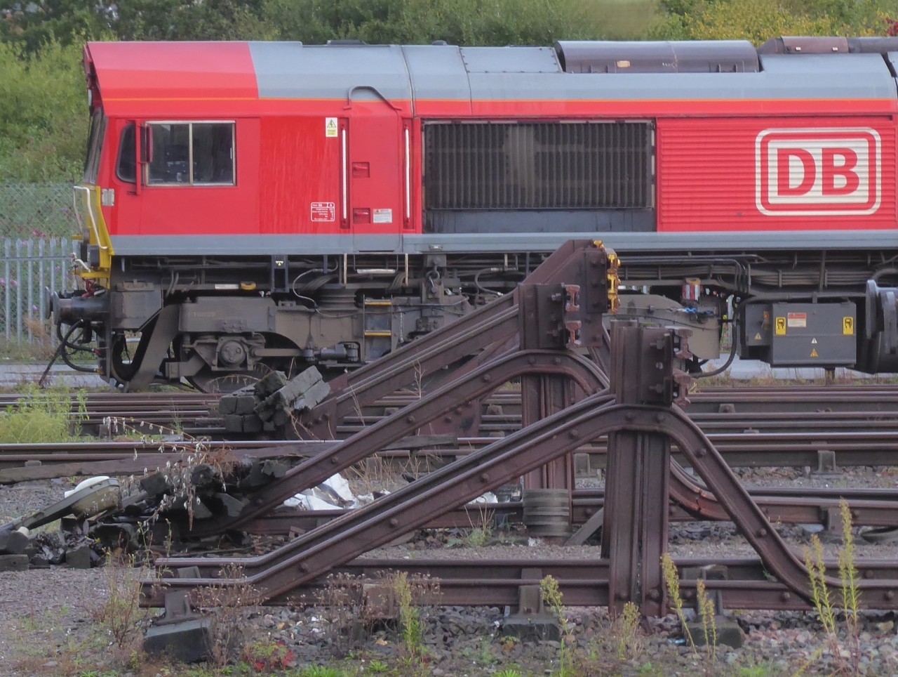By the stops
66128 by the bufferstops in Westbury Down yard.
