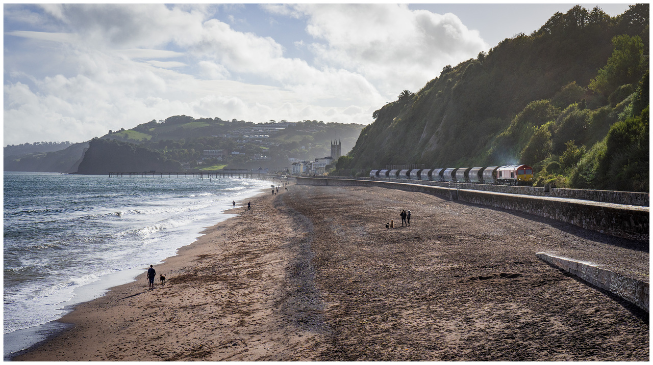 Yang and Ying
Class 66 No.66244 works along the sea wall away from Teignmouth with the 6C10 1416 Burngullow E.C.C. to Exeter Riverside N.Y. 25-09-24.
